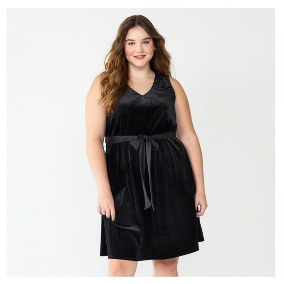 Draper James RSVP Velvet Dress - Picture 1 of 5
